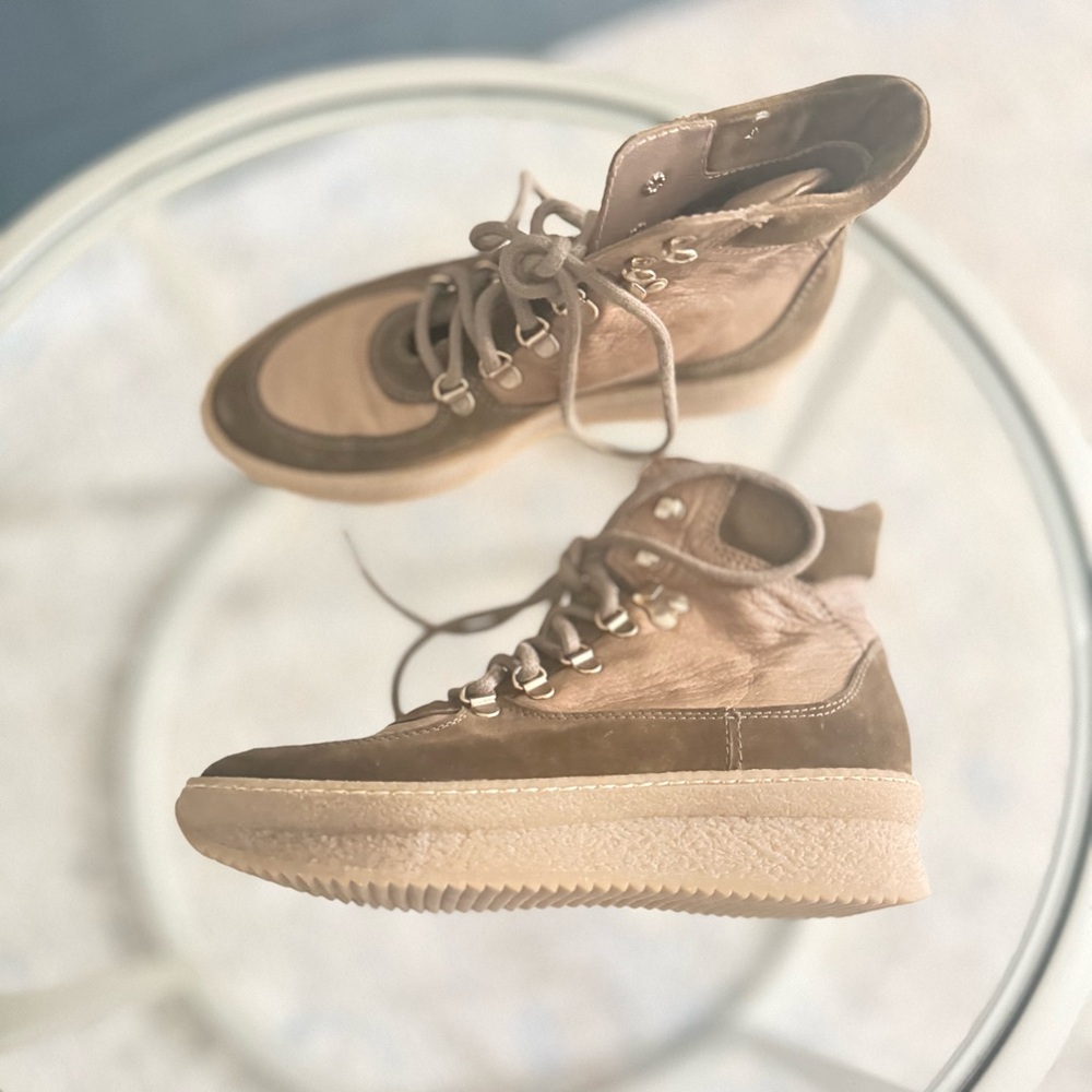 Stylish olive brown  Lace-Up Women's Boots